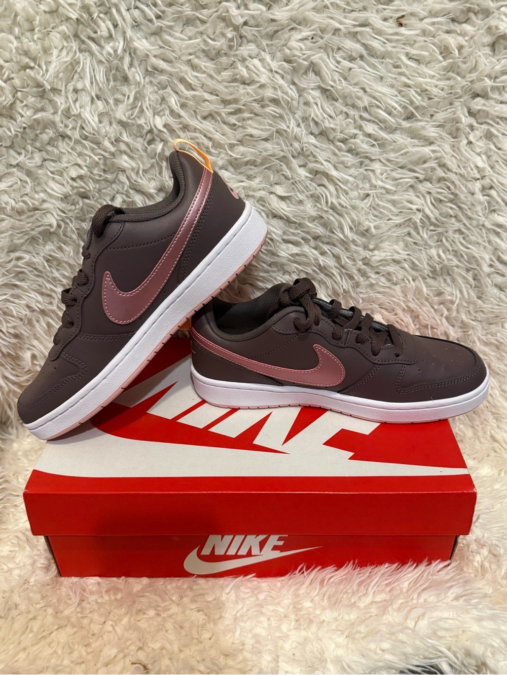 NIKE COURT BOROUGH LOW 2 GS  Violet/Pink Kids Shoes size 5 1/2y